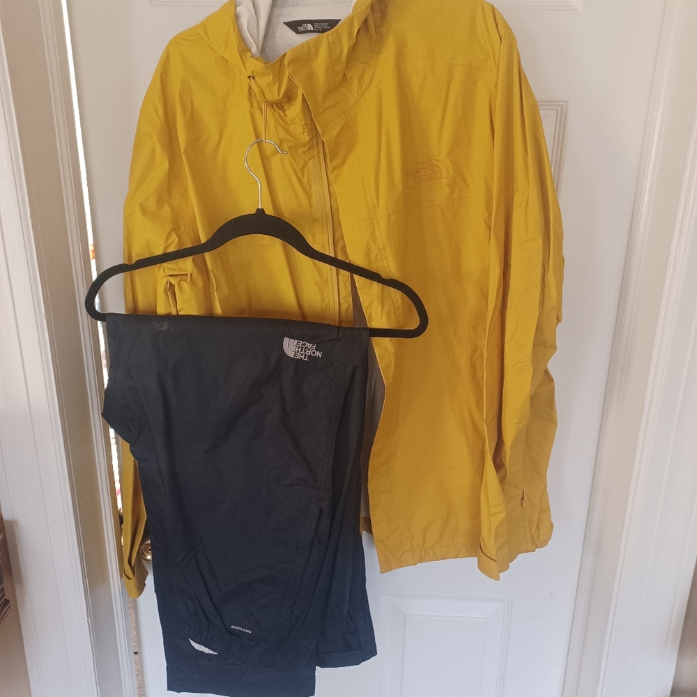 North Face Rain Suit SzXL